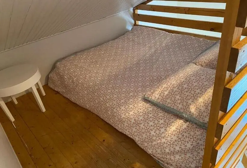 Huoneisto 1 Makuuhuone Allasnäkymä, Résidence Romaric