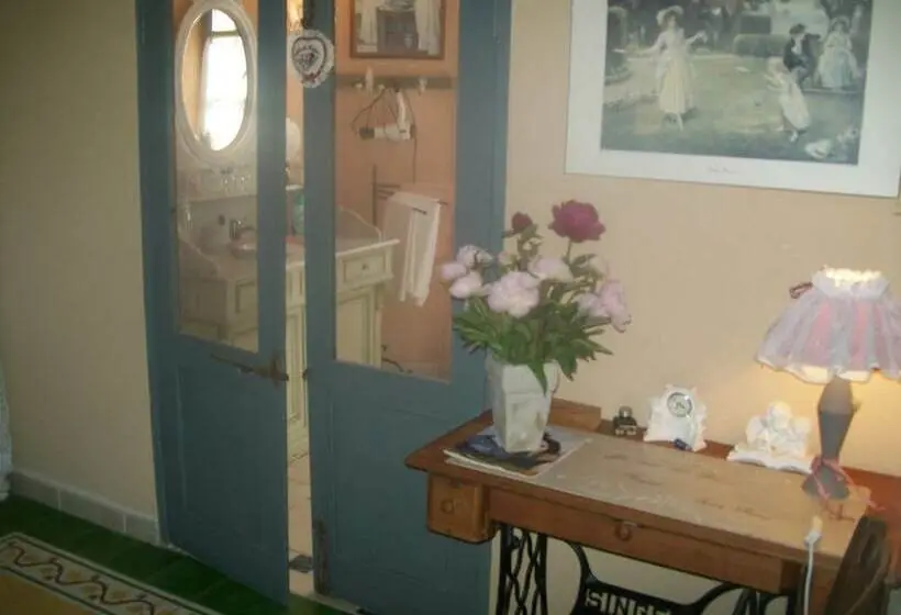 スタンダードルーム, Chambre D Hôtes La Margotte