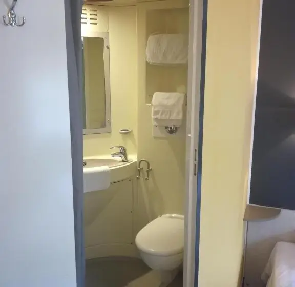 Standard Kolmen Hengen Huone, Fasthotel Montpellier Baillargues