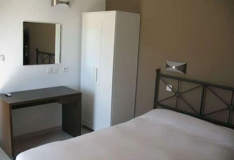 Superior Neljän Hengen Huone, Fasthotel Montpellier Baillargues