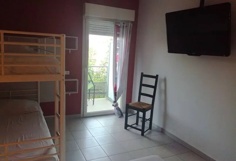 Superior Neljän Hengen Huone, Fasthotel Montpellier Baillargues