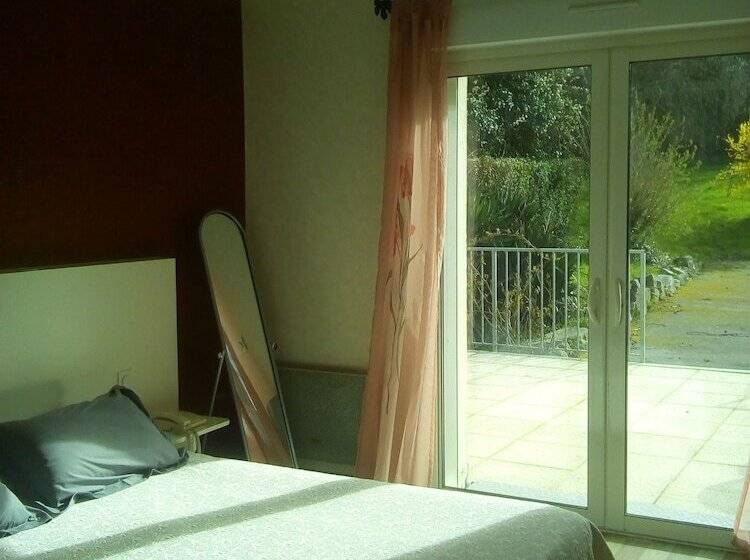 חדר סטנדרט מותאם לאדם עם מוגבלויות, Auberge Pen Mur