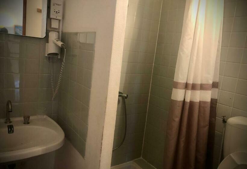 חדר אקונומי, Auberge Saint Antoine