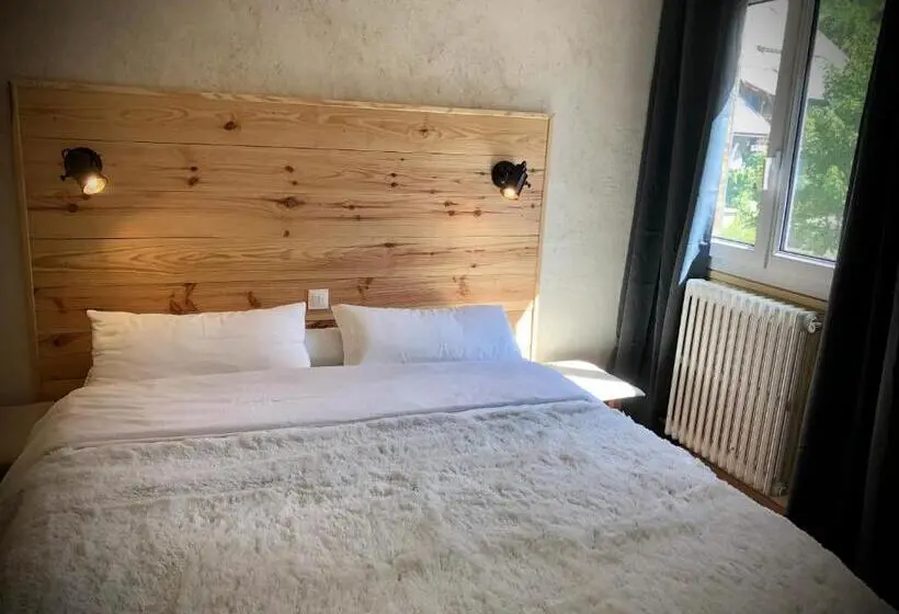 Standard Neljän Hengen Huone, Auberge Saint Antoine