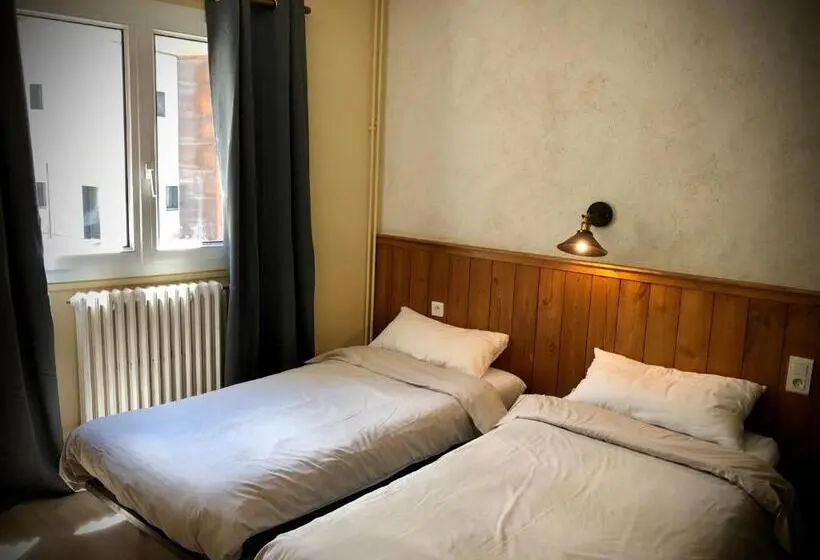 Standard Neljän Hengen Huone, Auberge Saint Antoine