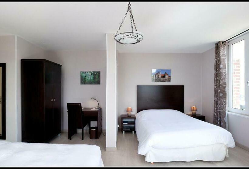 חדר סטנדרט לארבעה, Dolce Vita