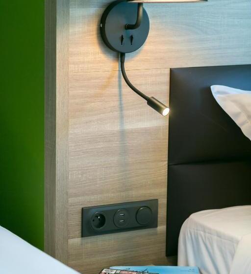 庭の見えるスタンダードトリプルルーム, Du Pont