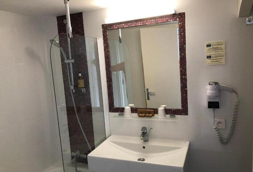 スタンダード4人部屋, Golf Hôtel