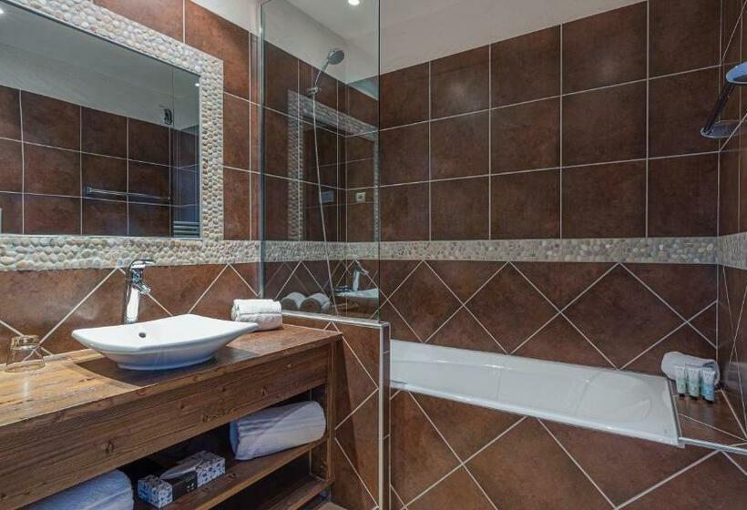 غرفة عائلية, Hôtel Carlina By Les Etincelles