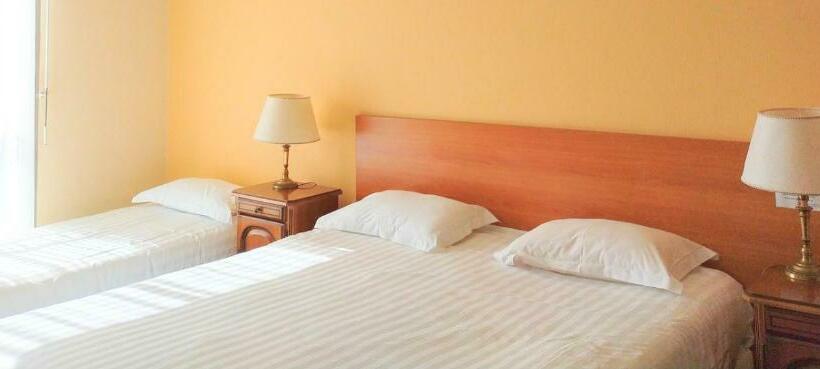 חדר משפחתי, De La Marine