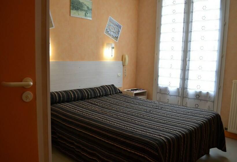 Номер Стандарт, Hôtel De L'arrivée