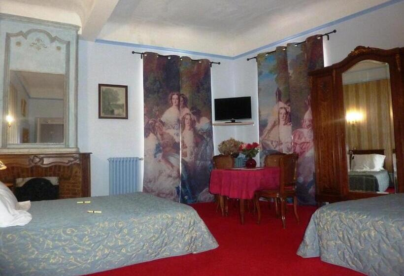 اتاق استاندارد چهار تخته, Hôtel Du Fiacre