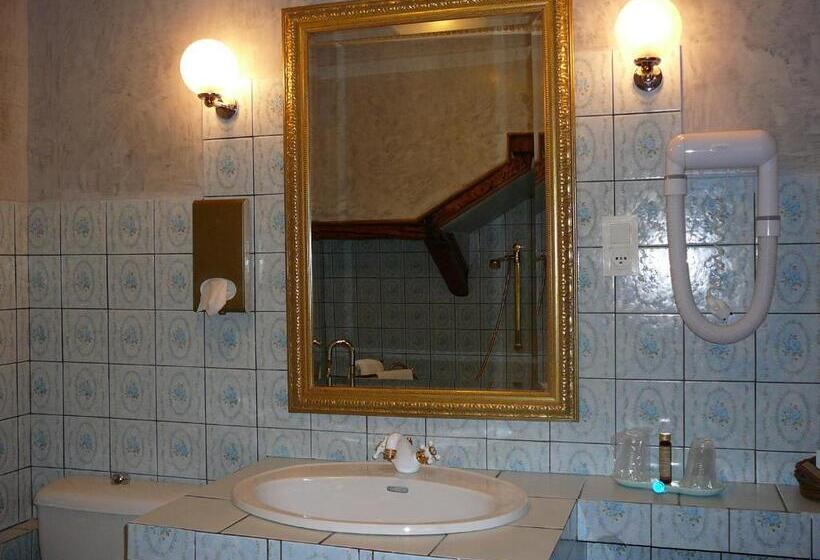 سوییت جونیور, Hôtel Du Fiacre