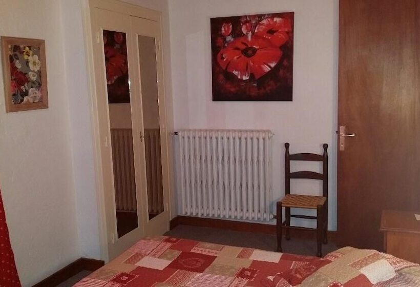 اتاق استاندارد با چشم‌انداز کوهستان, Hôtel Le Tourisme