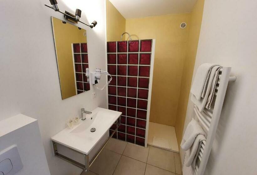 Номер Стандарт Трехместный, Hôtel Les 3 Terrasses