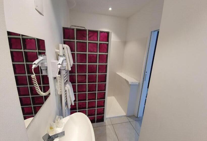Номер Стандарт Трехместный, Hôtel Les 3 Terrasses