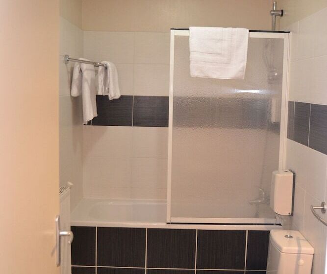 Четырехместный Номер Стандарт, Contact Hôtel Les Platanes Villeneuve Sur Lot Centre