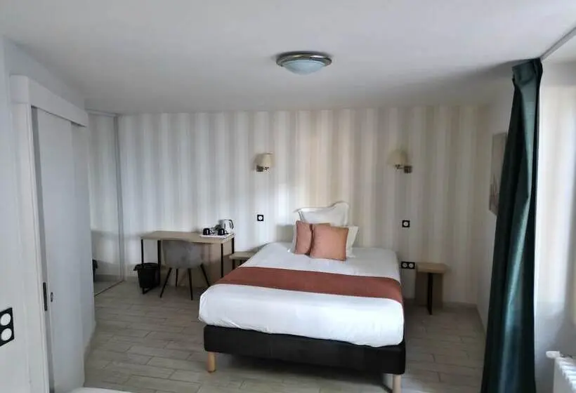 Standard Kolmen Hengen Huone, Contact Hôtel Les Platanes Villeneuve Sur Lot Centre