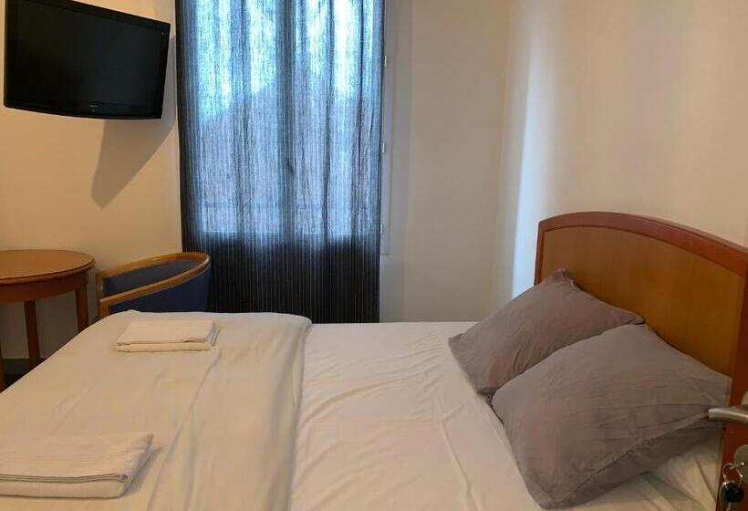 غرفة قياسية رباعية, Hôtel Mondial