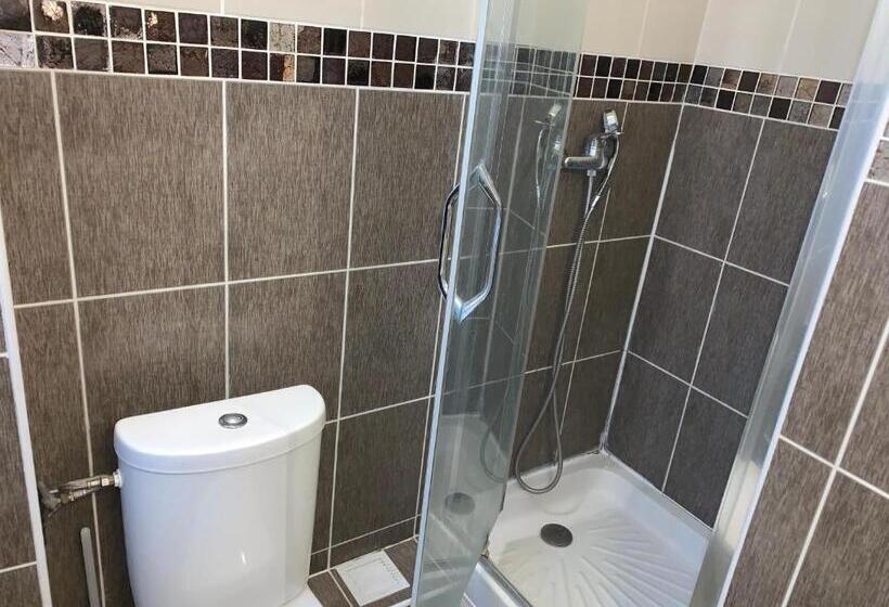 غرفة قياسية رباعية, Hôtel Mondial