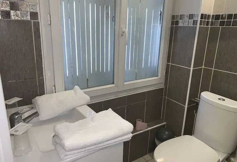 اتاق استاندارد سه نفره, Hôtel Mondial