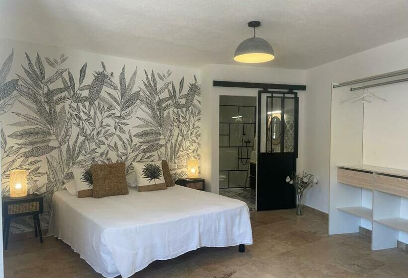 스탠다드 트리플 룸, Hôtel Restaurant La Caravelle