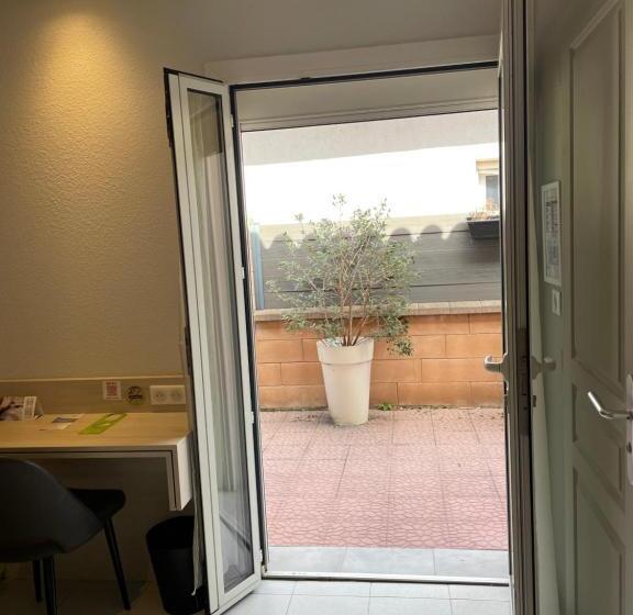 חדר סטנדרט, Saint Louis