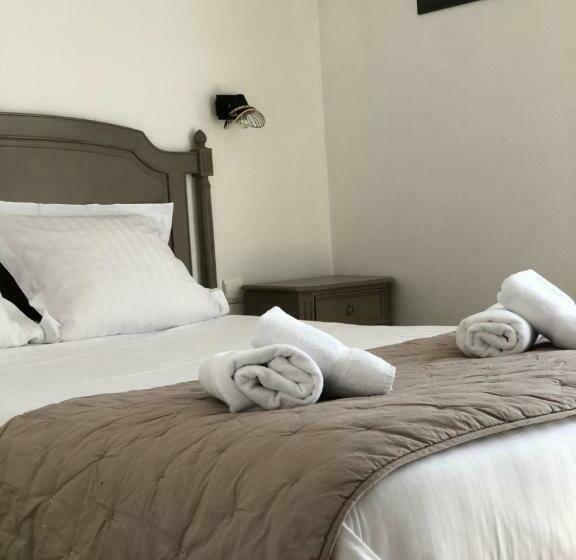 غرفة قياسية, L Estacade