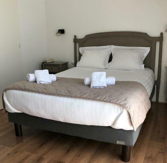 غرفة قياسية, L Estacade