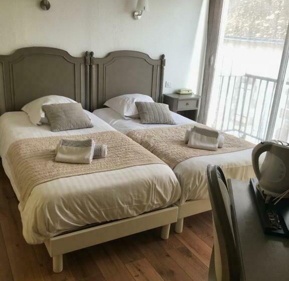 غرفة قياسية, L Estacade