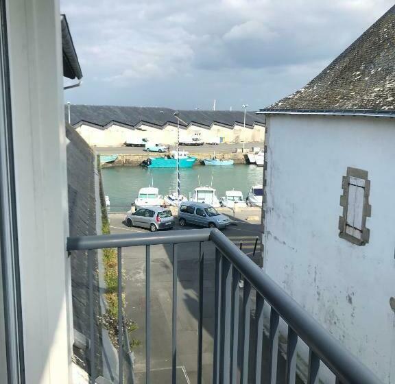 غرفة قياسية, L Estacade