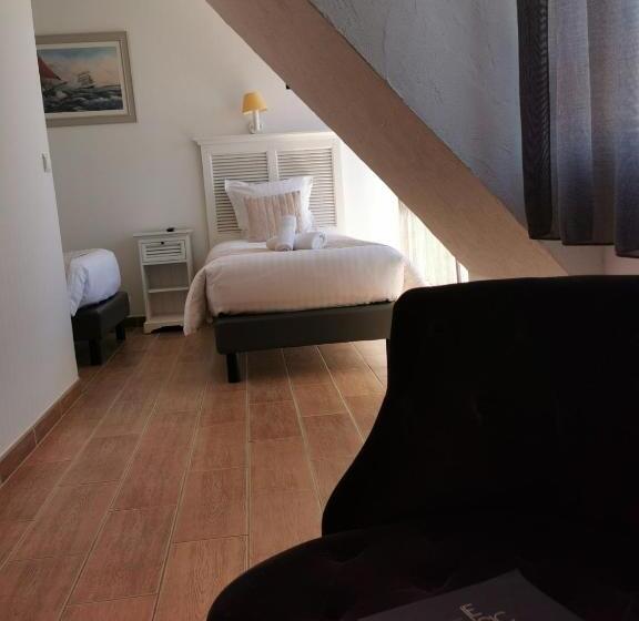 غرفة قياسية, L Estacade