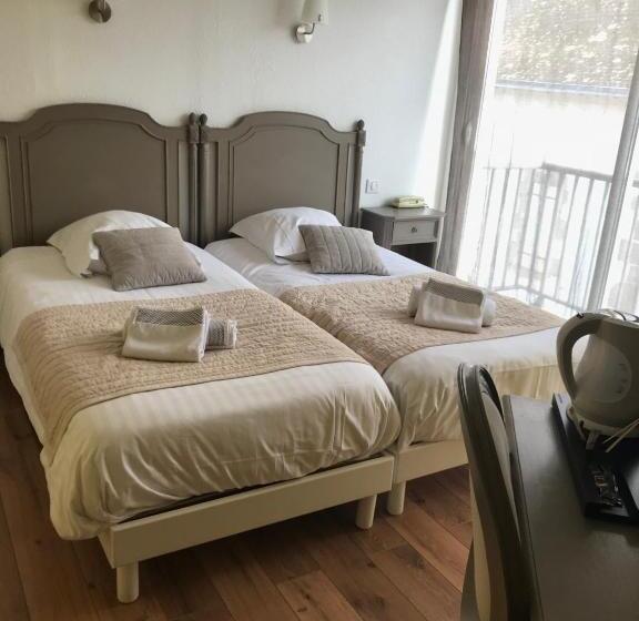 غرفة قياسية, L Estacade