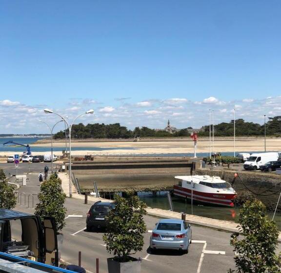 غرفة قياسية ذات إطلالة, L Estacade