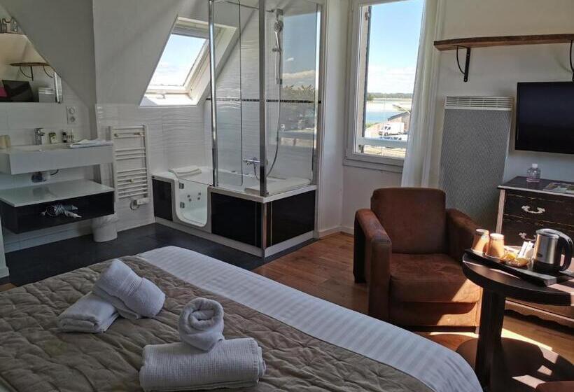 غرفة قياسية مزوَّدة بجاكوزي مطلة على البحر, L Estacade