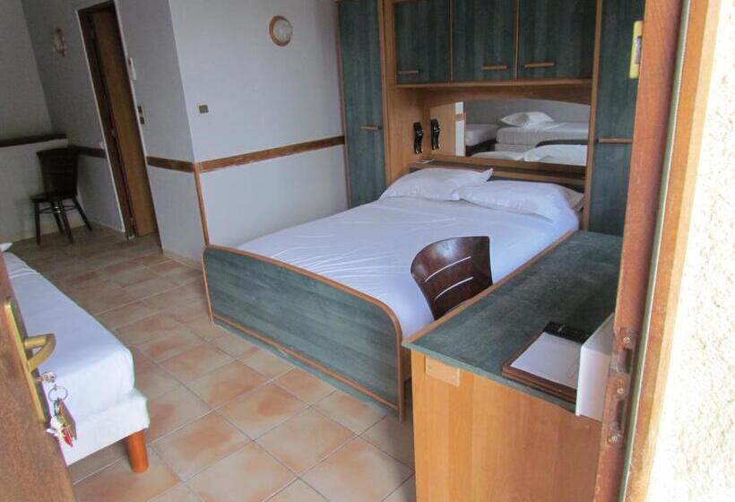 غرفة قياسية, Hôtel La Rocade