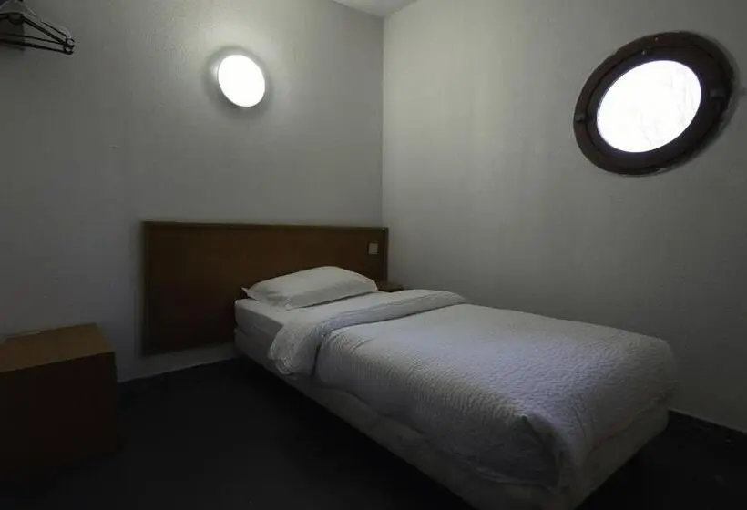 Economy Yhden Hengen Huone, Hôtel La Rocade
