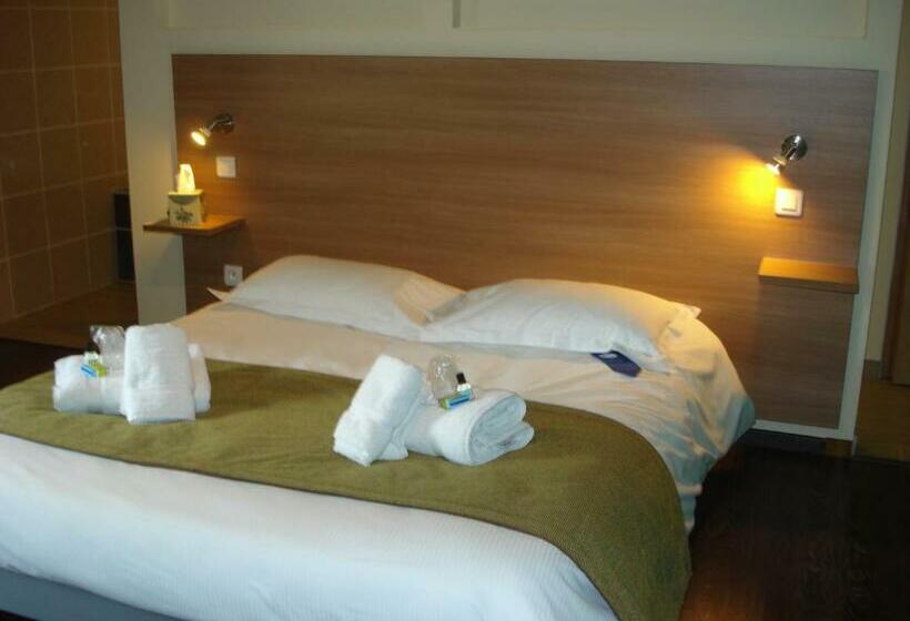 ファミリールーム, La Tour Des Lys