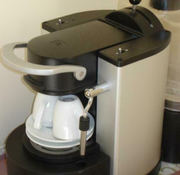 ファミリールーム, La Tour Des Lys