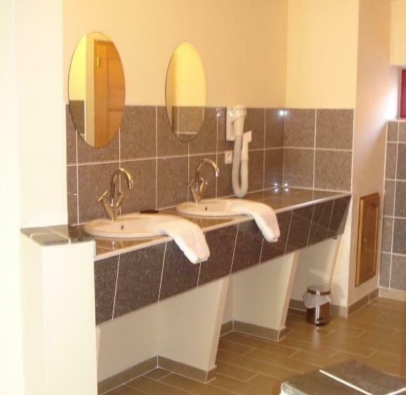 スーペリアールーム, La Tour Des Lys