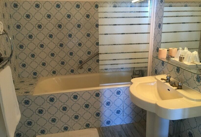 Superior Room, La Villa St Laurent   Bergerac