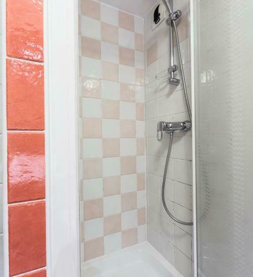 Номер Basic, Les Monts Charvin