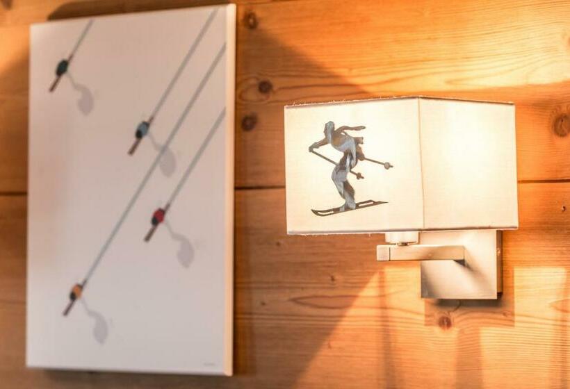 Номер Basic, Les Monts Charvin