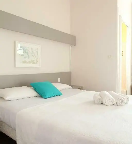 コンフォートルーム, Little Lodge Hôtel