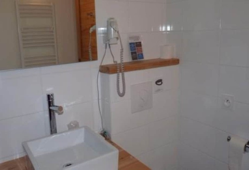 חדר קומפורט, Monet