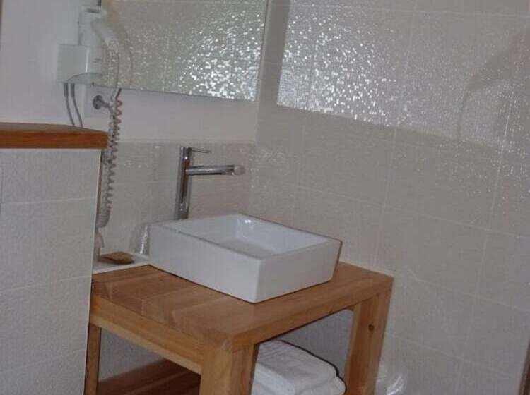 חדר קומפורט, Monet