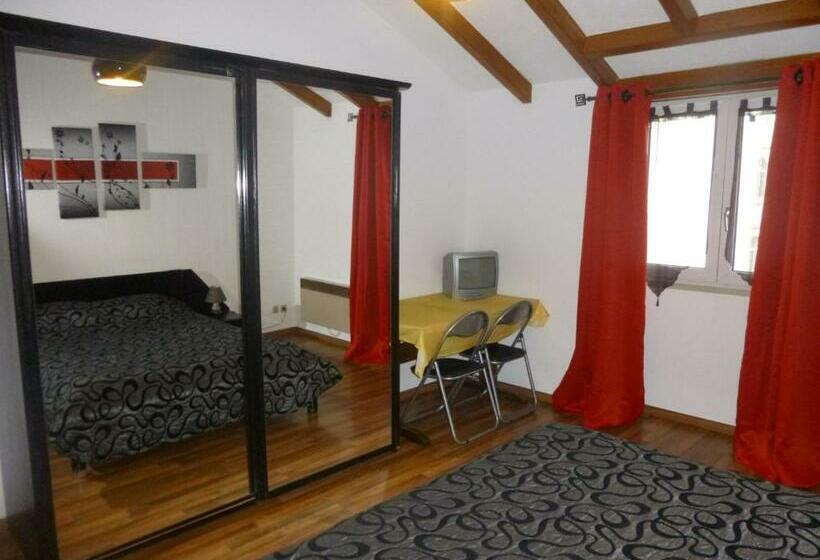 إستوديو قياسى, Studio/hôtel Porte De France