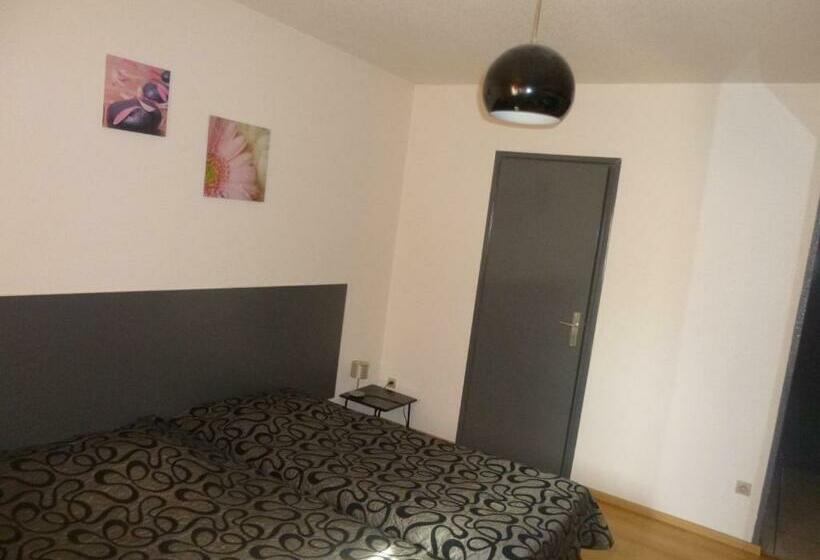 إستوديو قياسى, Studio/hôtel Porte De France