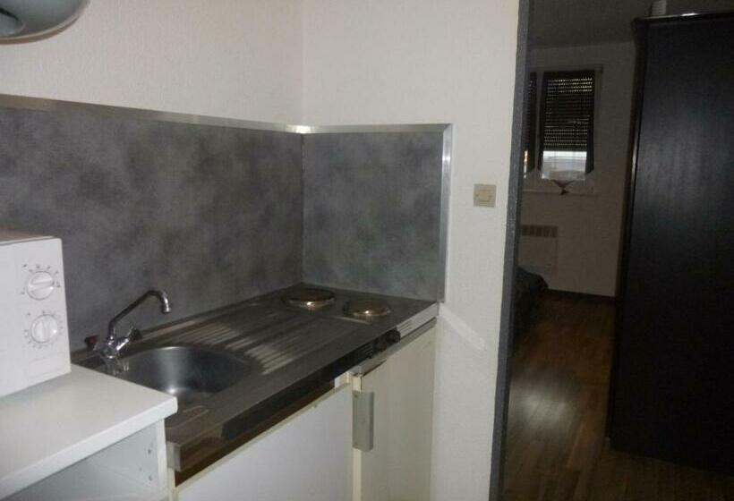 إستوديو قياسى, Studio/hôtel Porte De France