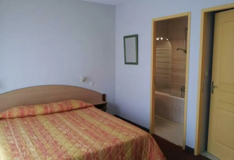 Standard Kolmen Hengen Huone, Tour Hôtel